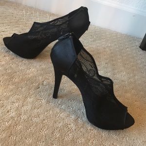 Gorgeous Black Lace Heels